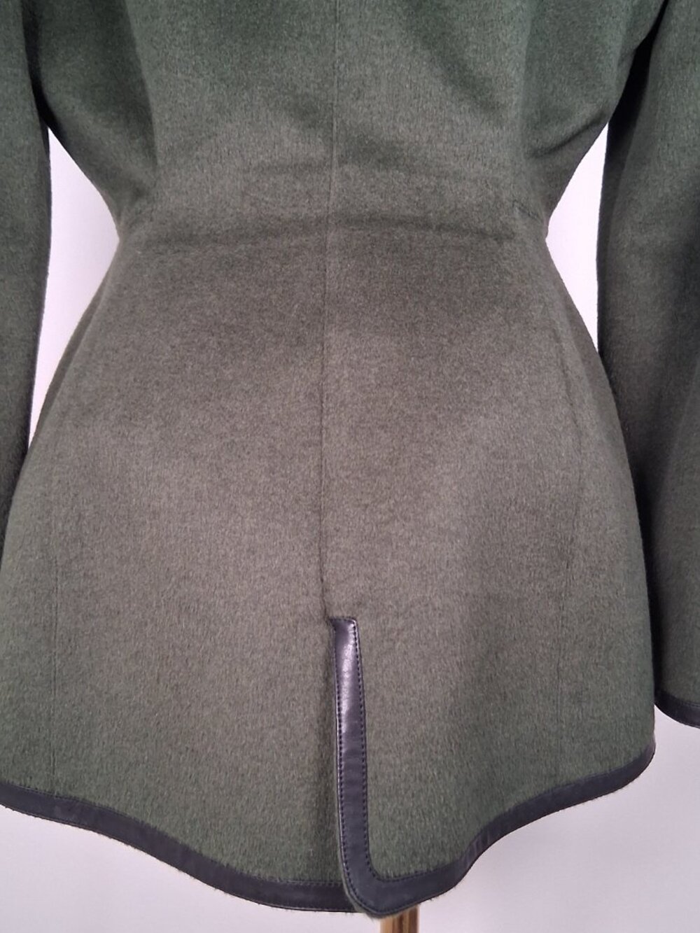 Archival Thierry Mugler Wasp Waist Wool & Leather Trim Jacket size 40 - US 8/10 - Picture 9 of 11